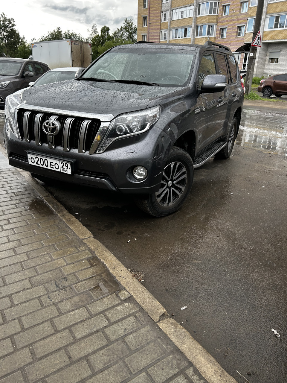 Напросился таки бампер на покраску — Toyota Land Cruiser Prado 150-series,  3 л, 2014 года | ДТП | DRIVE2