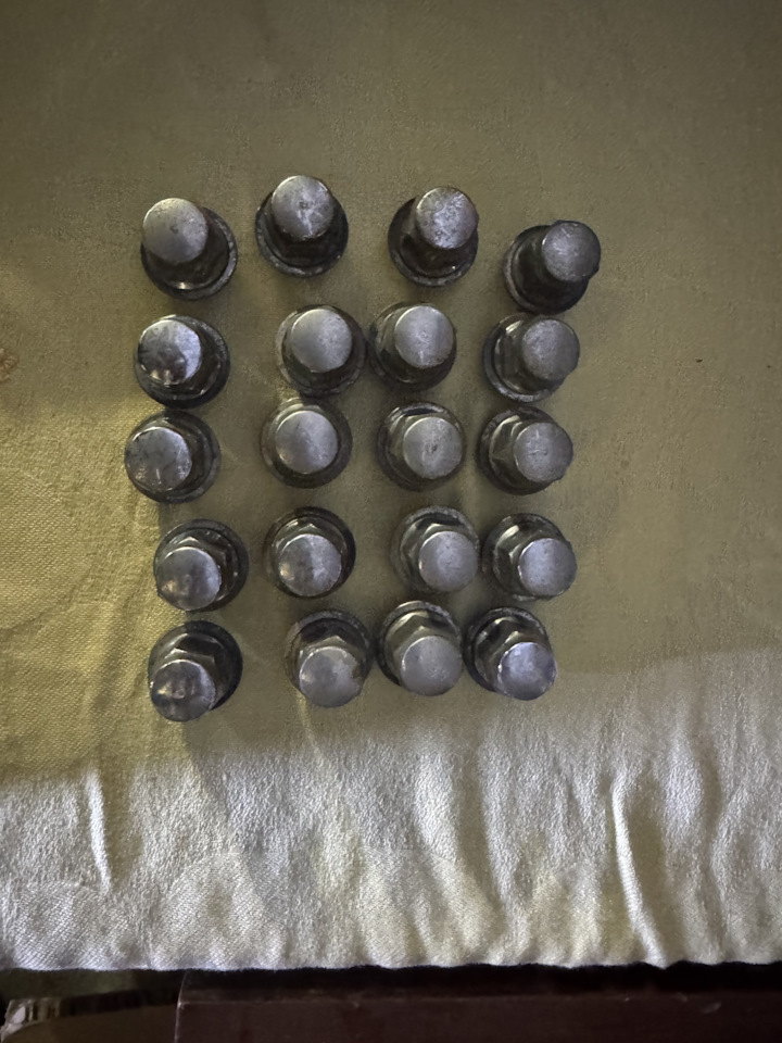 Комлект гаек вектор на Ford Focus Hatchback III, Ford Focus Sedan III, Ford Focus Wagon III, Ford Mondeo V. Б/у | 1 500 ₽ в городе Челябинск | DRIVE2