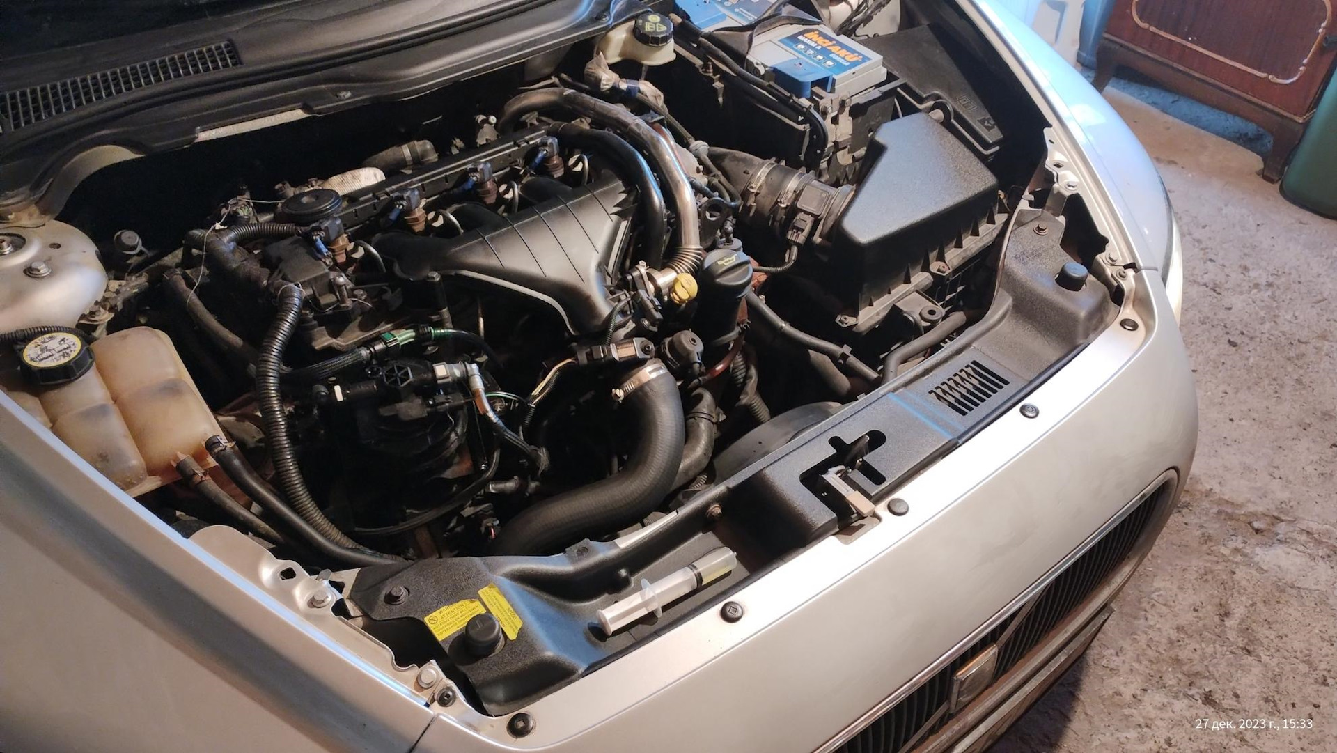 Топливный Фильтр замена дизель 2.0 — Volvo V50, 2 л, 2004 года | своими ...