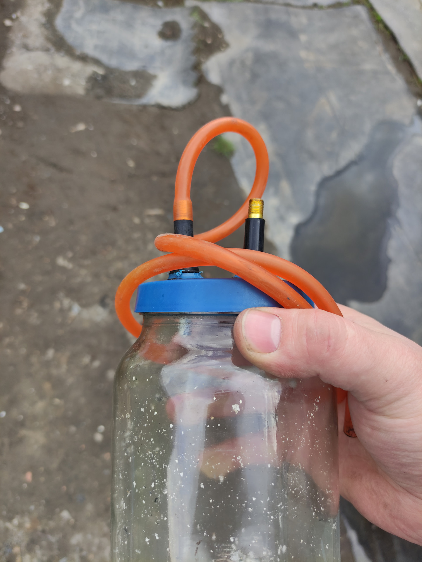 Обнаружил подсос воздуха в дроссельной заслонке. — Mazda 626 V (GF), 2 ...