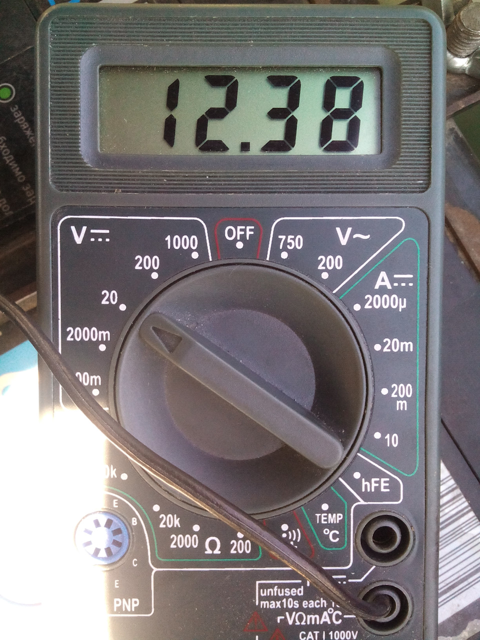 Плохая зарядка — Lada Приора хэтчбек, 1,6 л, 2011 года | наблюдение ...