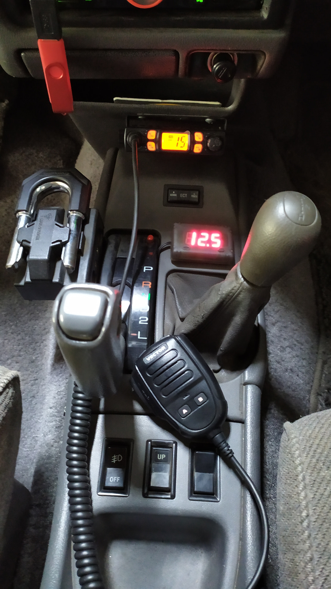 Установка Си-Би радиостанций VECTOR VT-27 Smart TURBO v2.0 — Toyota ...