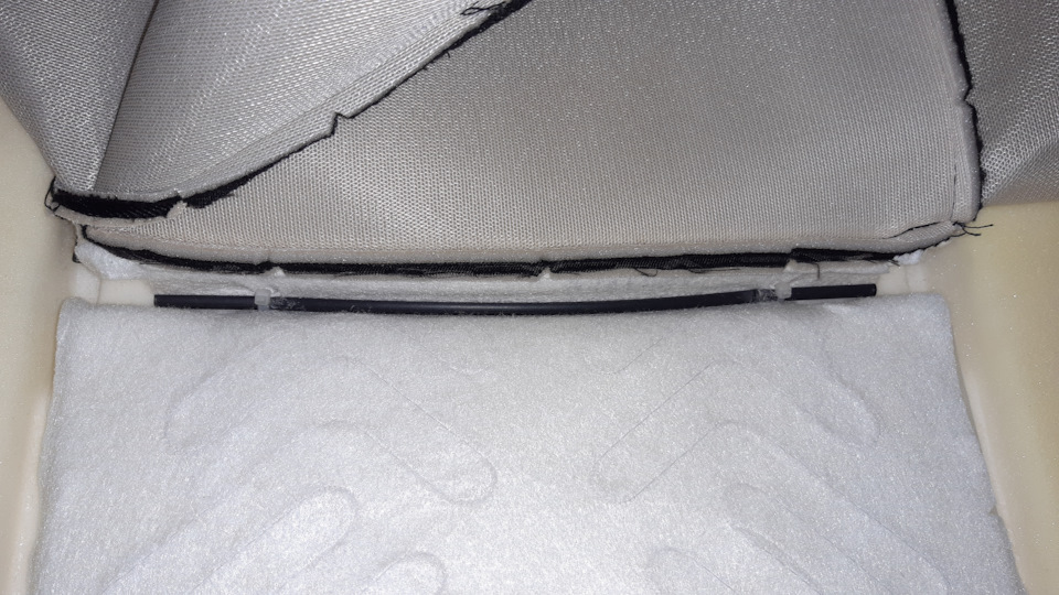 Ставлю обшивку сидения, креплю на пластиковые стяжки. — Lada Vesta SW (1G)