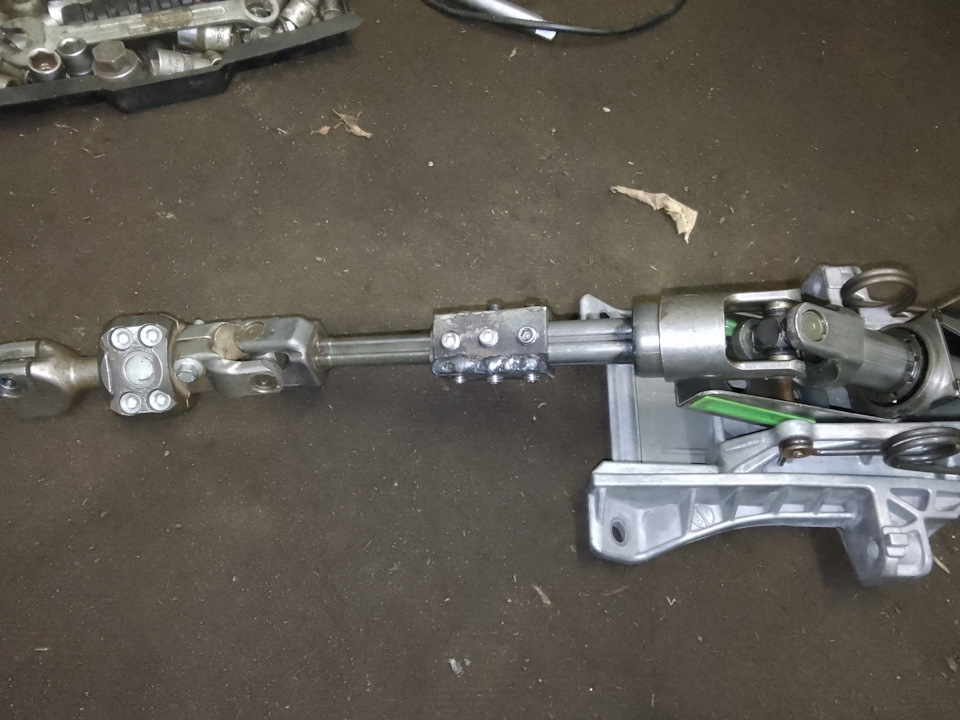 Устранение люфта рулевой колонки на S-MAX — Ford S-Max (1G), 2,5 л ...