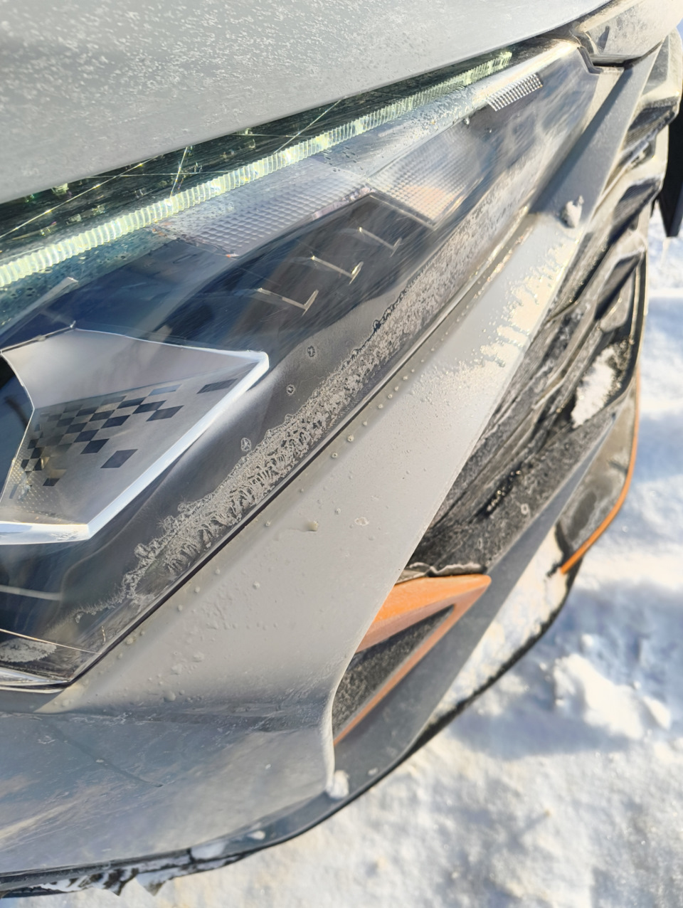 Лёд внутри правой фары — Dongfeng Aeolus Yixuan GS