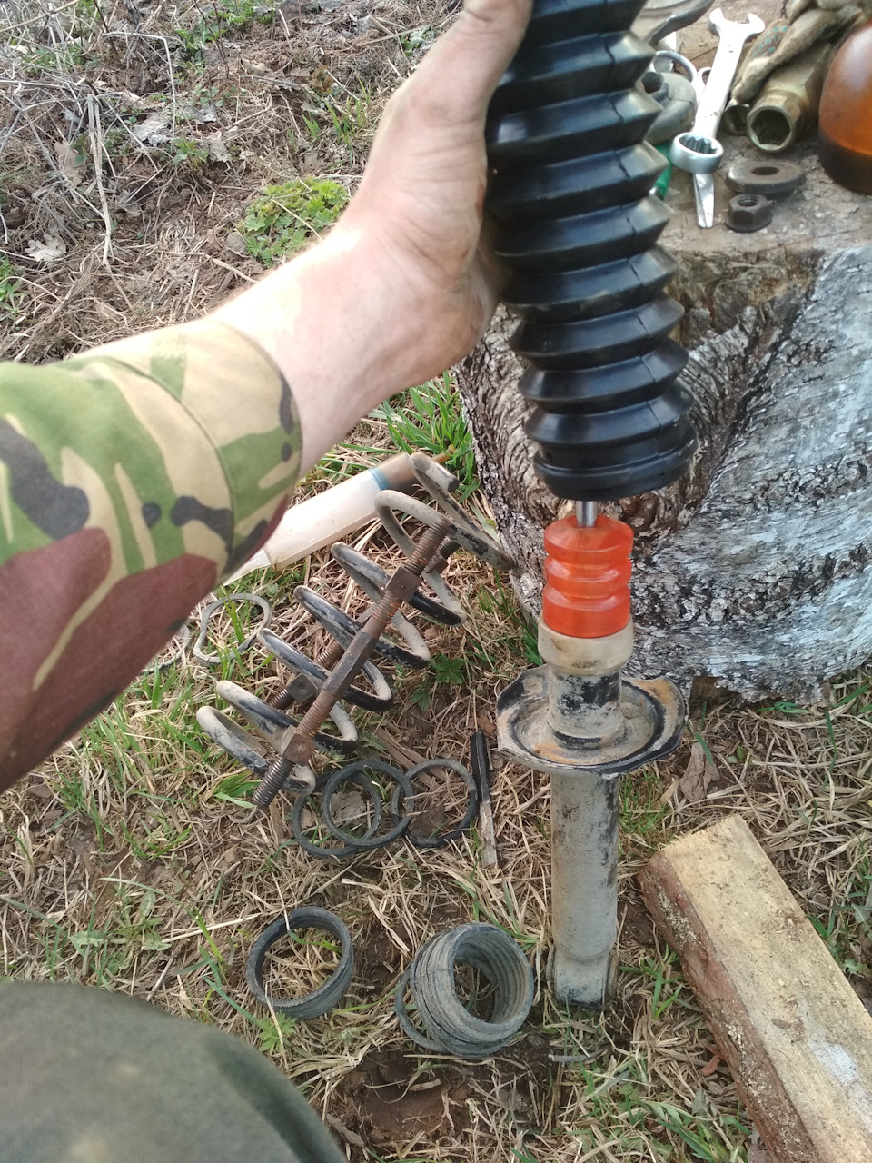 QUAAAgDbuuA 960 Как вставить отбойник в пыльник