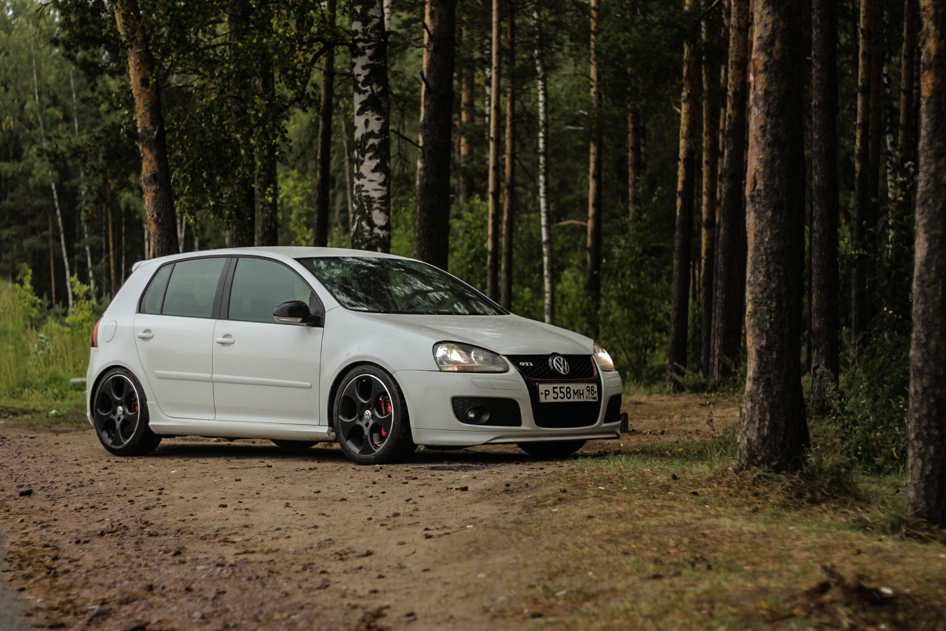 VW Golf 5 GTI Р±РµР»С‹Р№