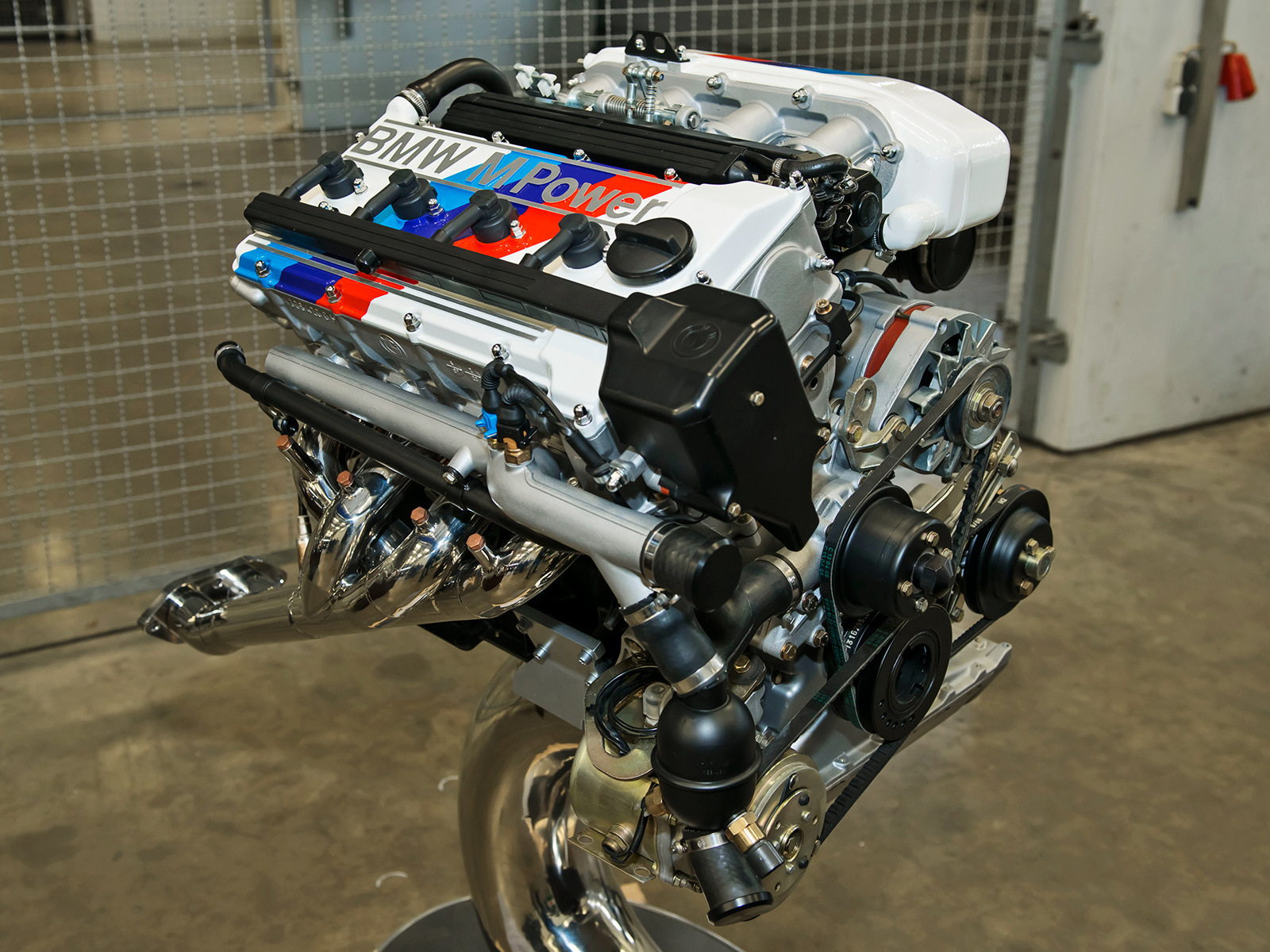 Двигатель 14 б. BMW s62. Двигатель БМВ s14. S14 мотор БМВ. S14b23 двигатель.