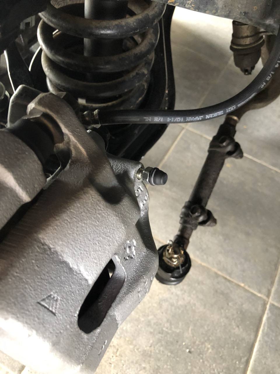 завершающий штрих — колпачок на штуцере — Toyota Crown (S120)