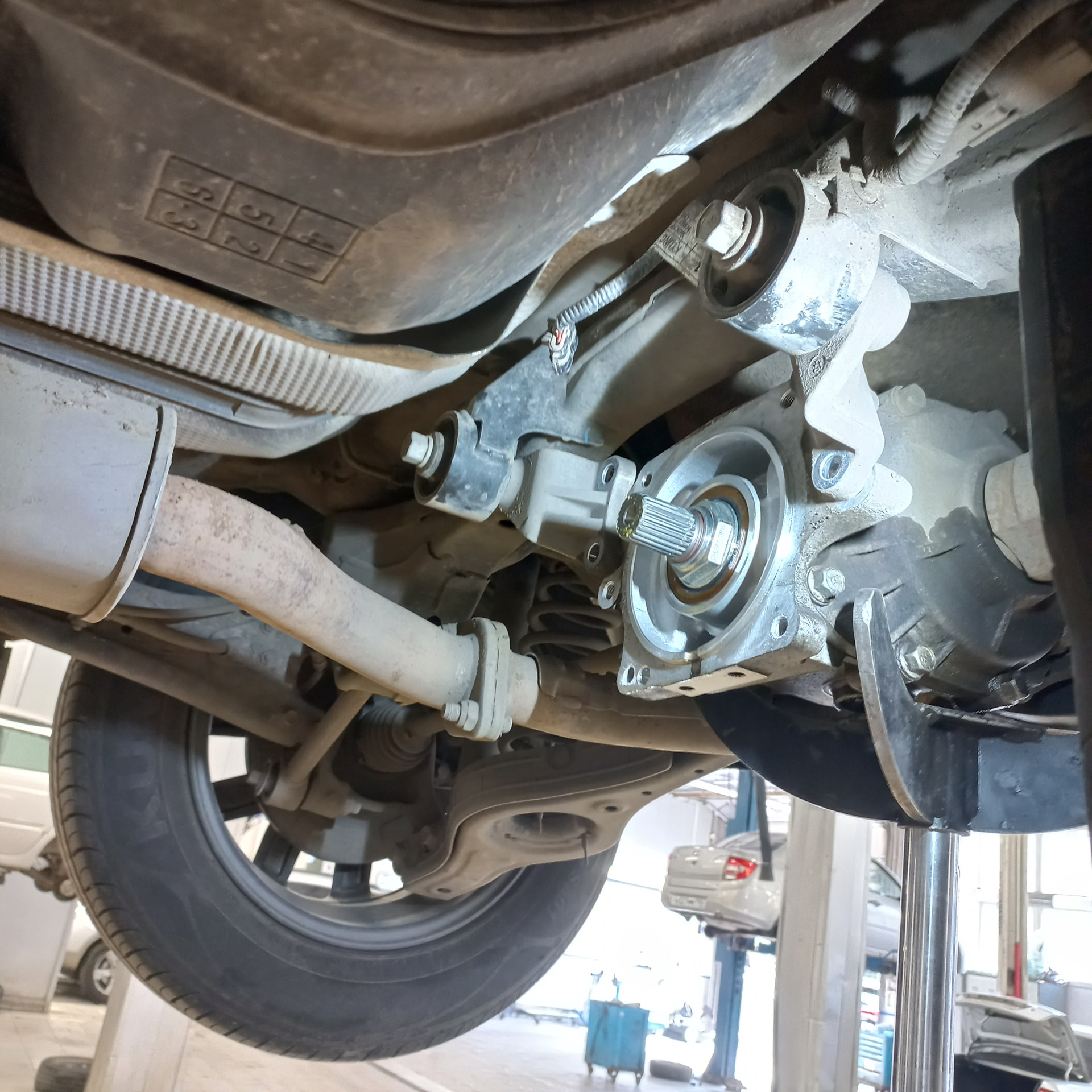 Задний привод крета. Подвеска хендай крета полный привод. Creta 2wd снизу. Задний привод крета. Задний привод крета.