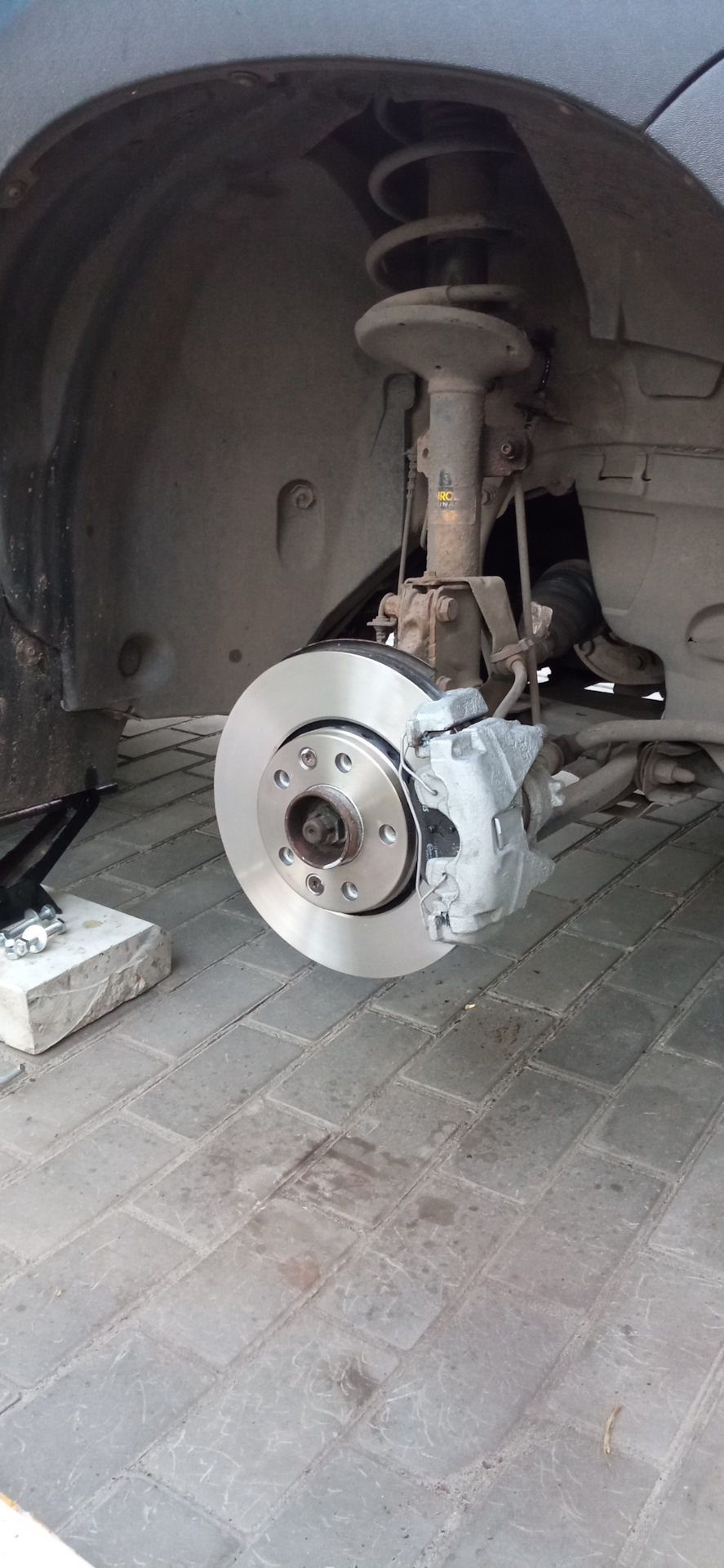 Как легко снять тормозные диски на Рено Дастер — Renault Duster (1G), 1 ...