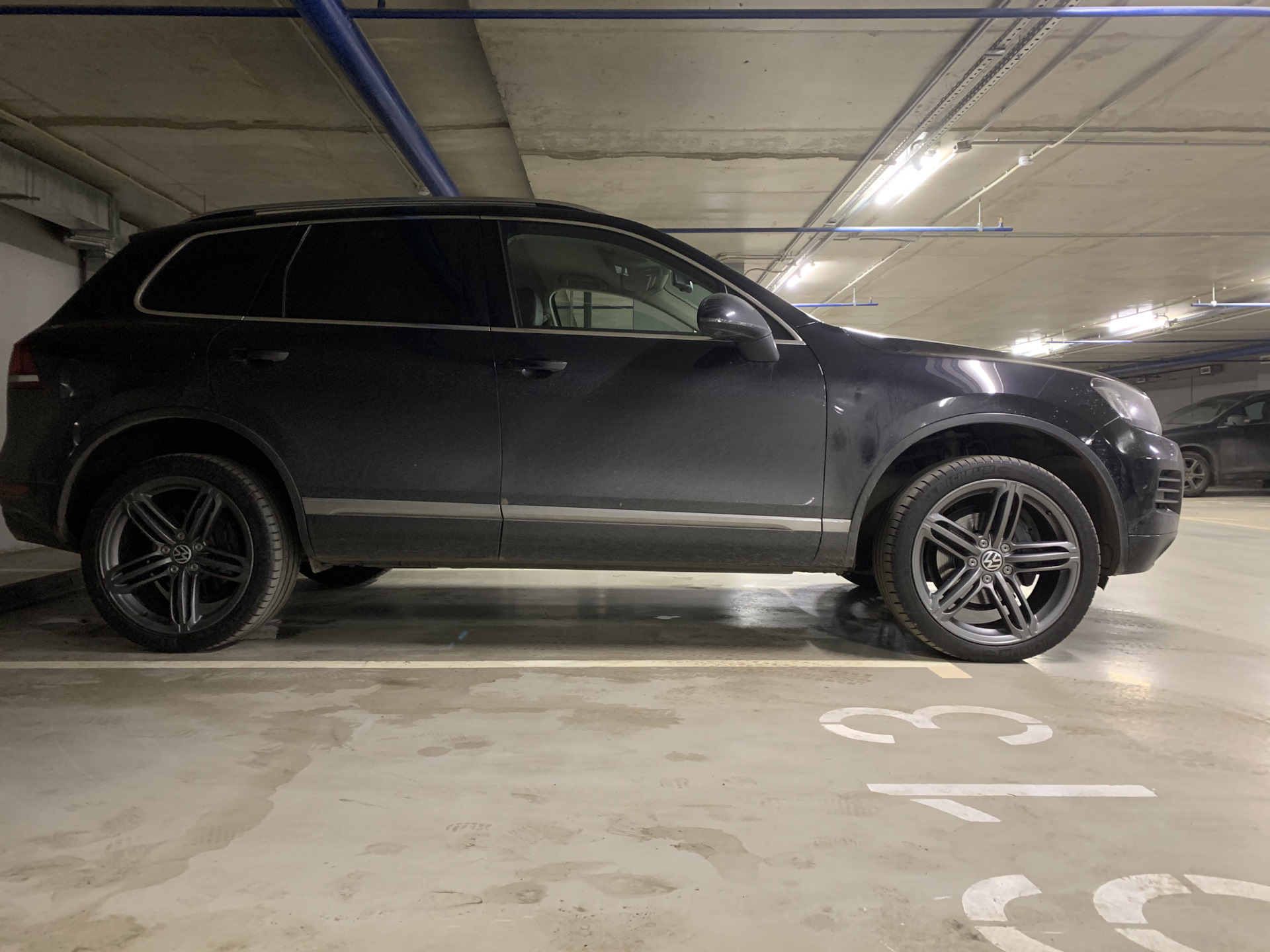 Колёса r21 — Volkswagen Touareg (2G), 3,6 л, 2011 года | колёсные диски |  DRIVE2