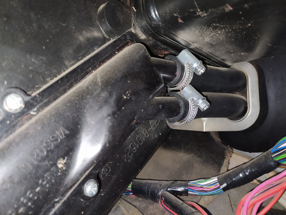 Фото в бортжурнале Chevrolet Niva (1G). Запчасти на фото: 8101024