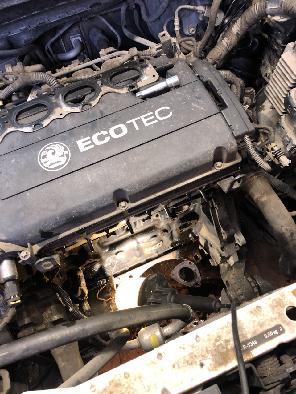 Замена прокладок теплообменника — Opel Astra J GTC, 1,8 л, 2014 года ...