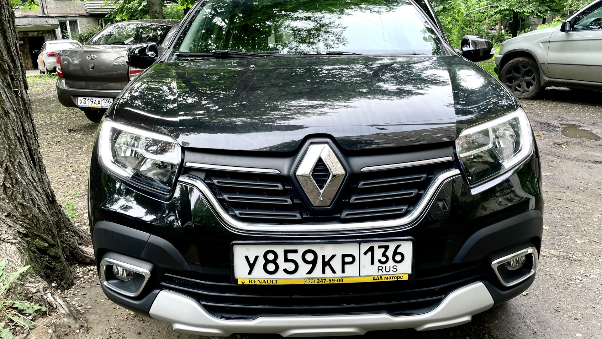 Renault Sandero Stepway (2G) 1.6 бензиновый 2018 | Чёрный дачник на DRIVE2