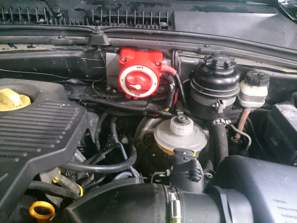 Питание компрессорного автохолодильника — Chevrolet Niva, 1,7 л, 2012 ...