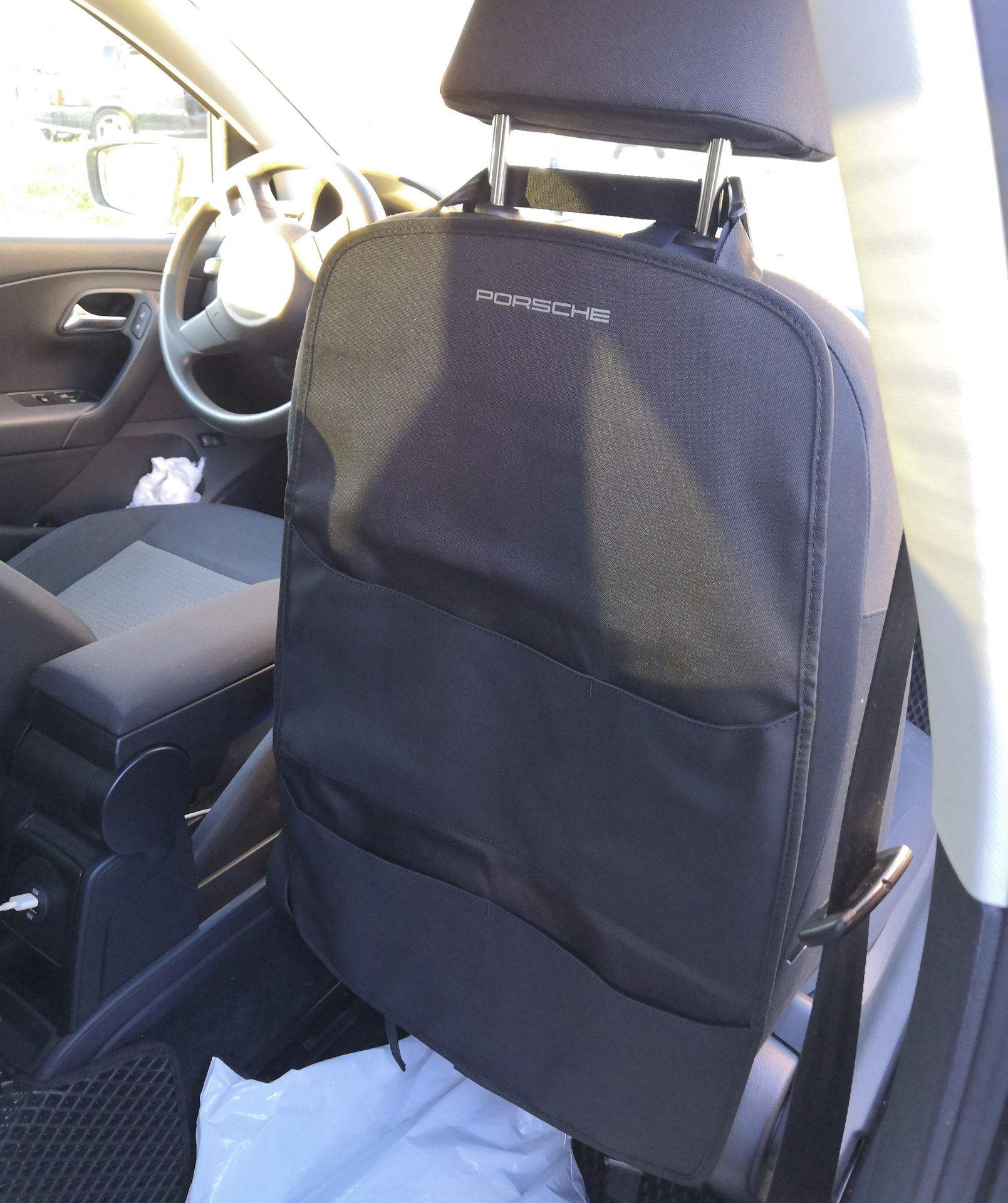 Защита спинки сиденья Porsche — Volkswagen Polo Sedan, 1,6 л, 2011 года ...