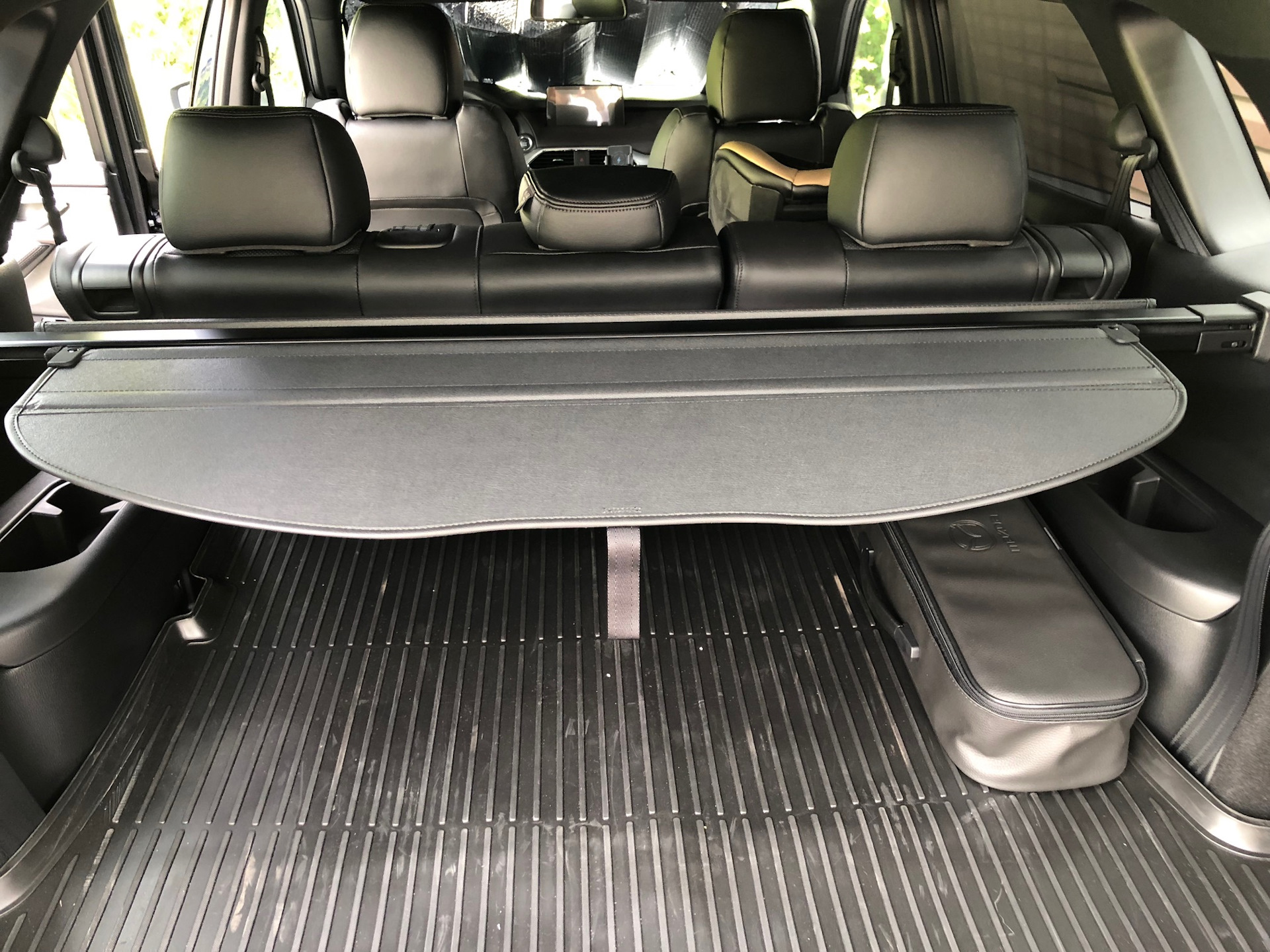 Mazda cx9 шторка в багажник