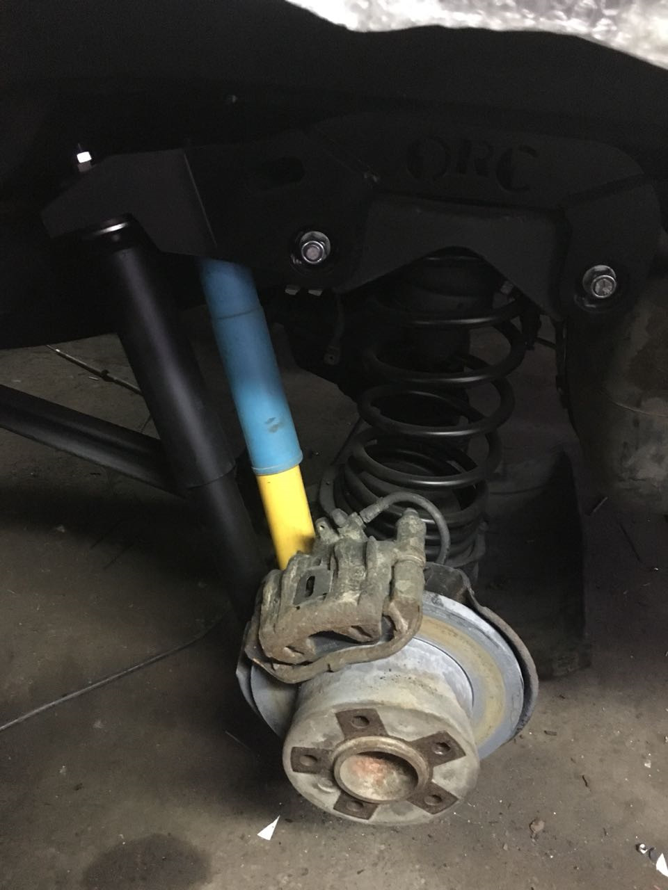 2 амортизаторы на гелик. амортизатора гелендваген 2001 года. амортизаторы гелендваген. задние амортизаторы гелендваген. амортизаторы гелендваген 2008.