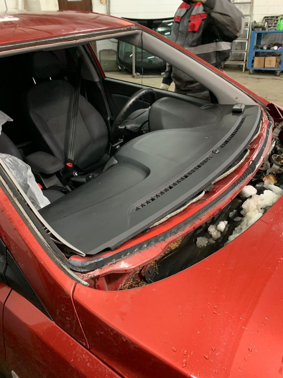 Замена лобового стекла — Hyundai Solaris Hatchback, 1,6 л, 2013 года ...