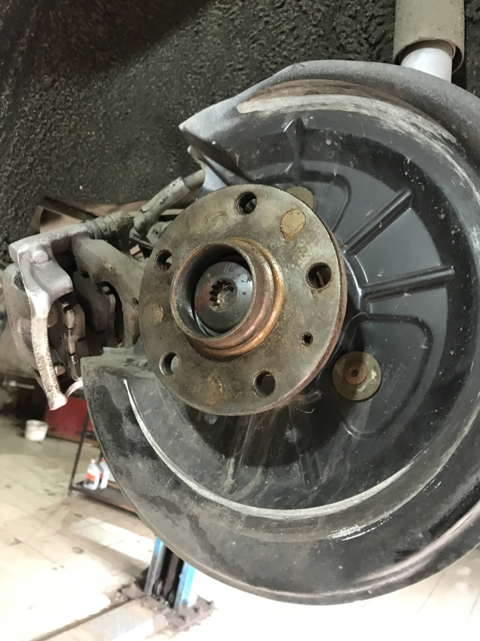 и еще старая — Skoda Superb Combi (Mk2)