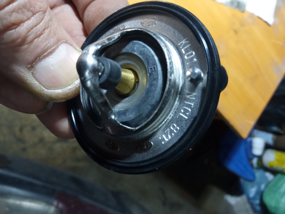 Замена термостата — Mazda 626 IV (GE), 1,8 л, 1995 года | поломка | DRIVE2