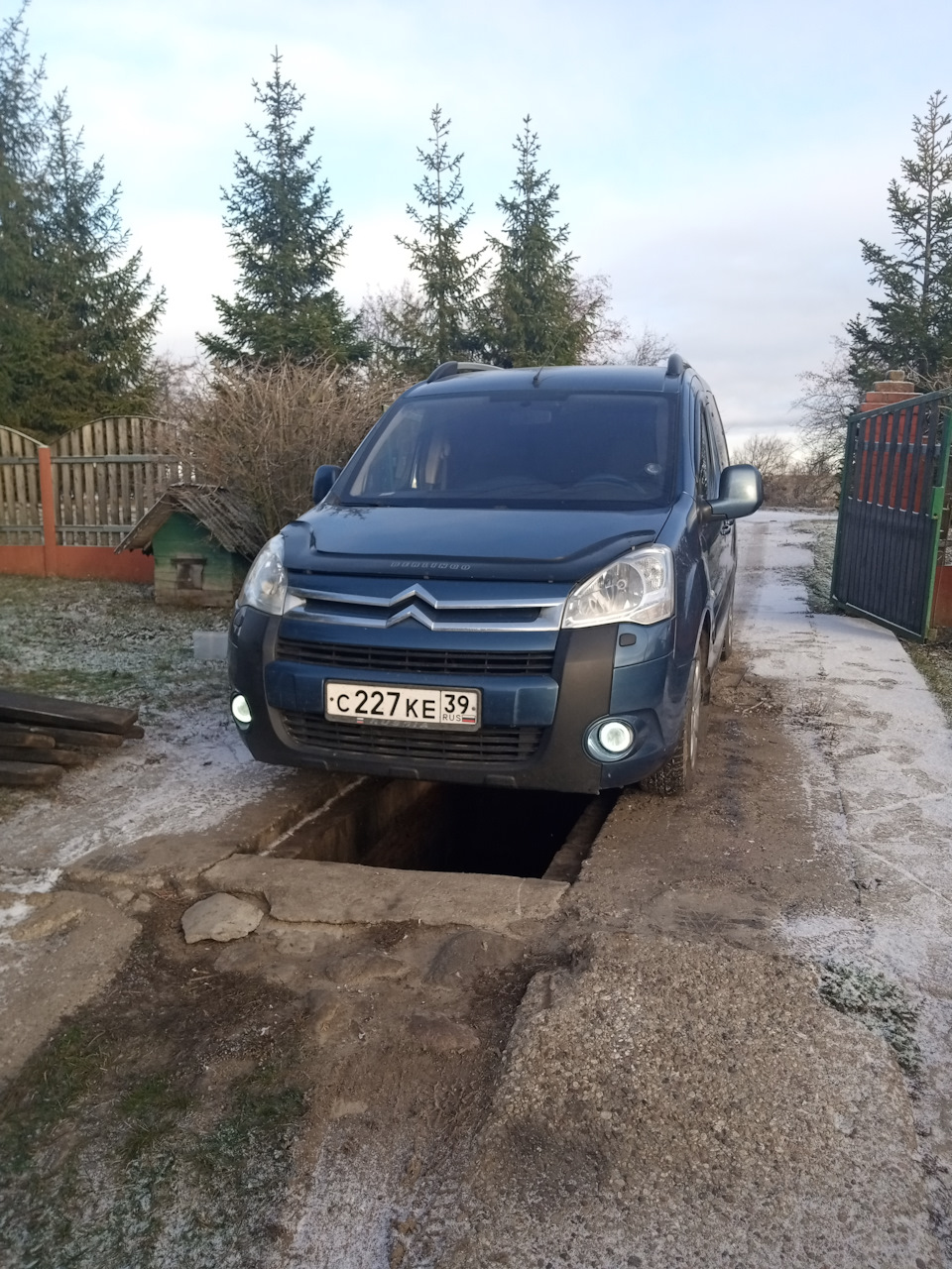 Замена масла в двигателе с сюрпризом. — Citroen Berlingo (2G), 1,6 л, 2009  года | плановое ТО | DRIVE2