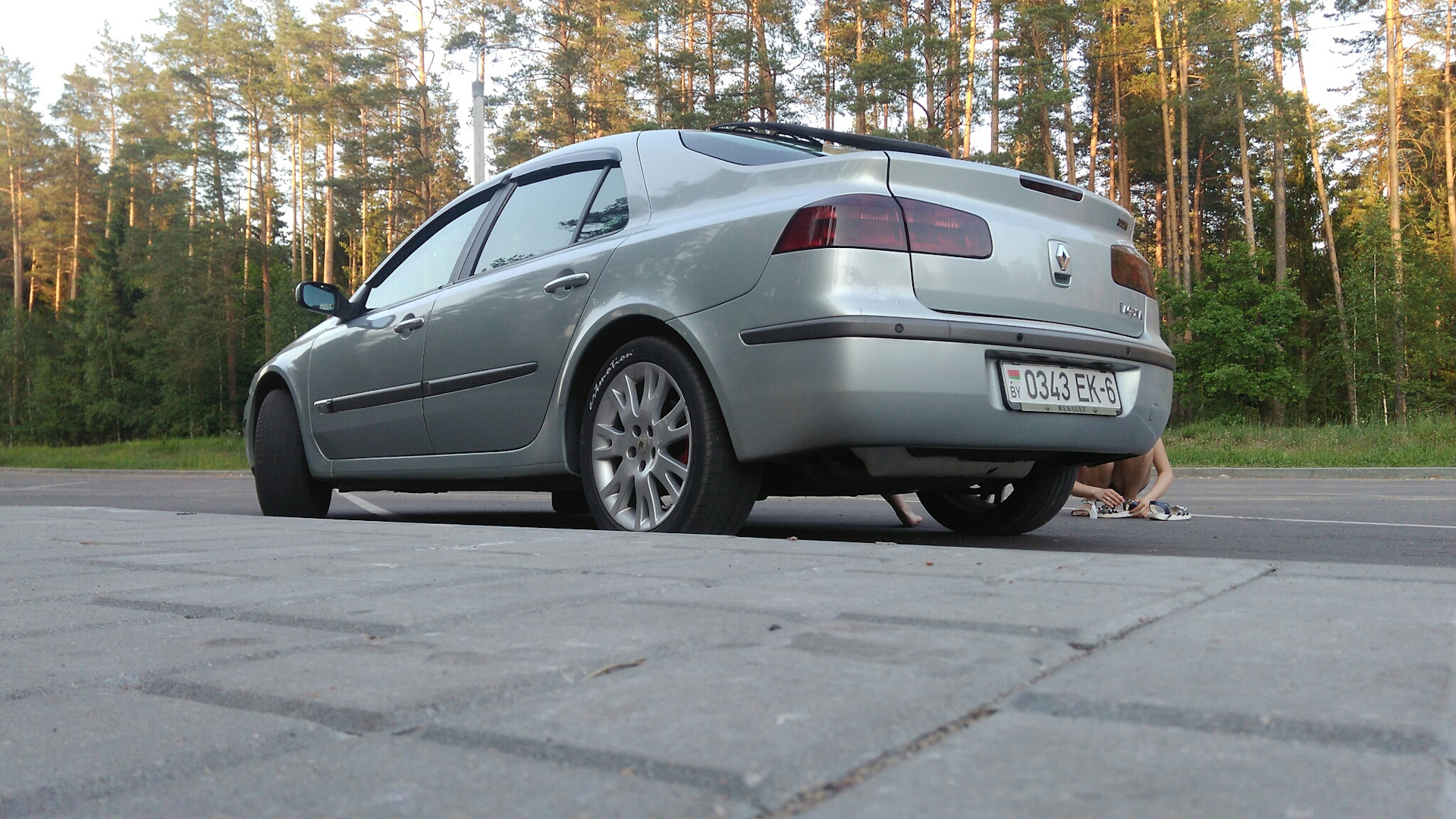 Рено лагуна 2 1.9 dci. Рено Лагуна 2 тонированная. Renault Laguna 1. Рено Лагуна 1.9 зад. 255/45r19 на Рено Лагуна 3.