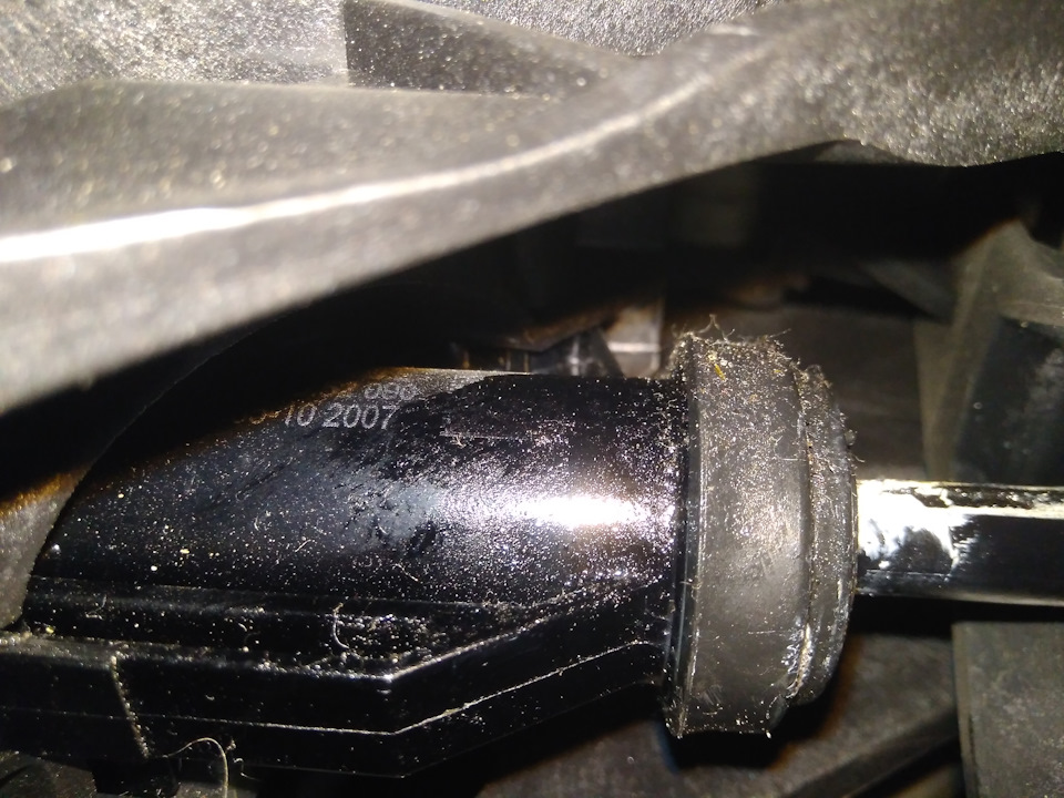 Потек главный цилиндр сцепления — Volkswagen Golf Sportsvan, 1,6 л ...