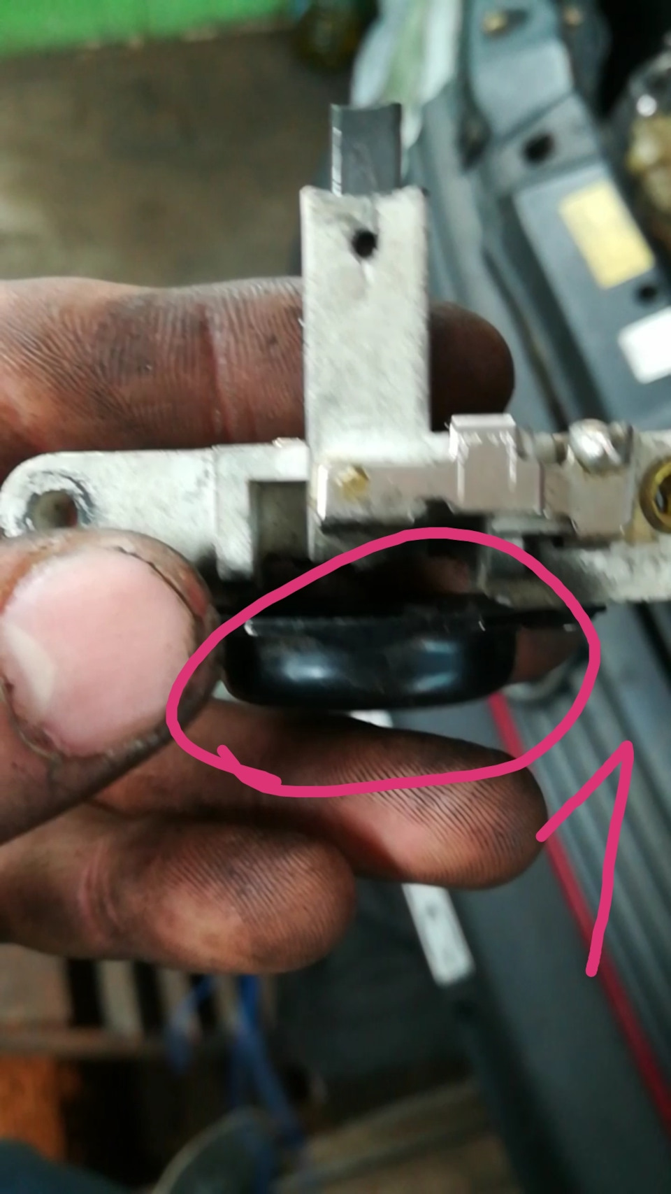 Повышенная зарядка и её решение — Mercedes-Benz Vito (1G), 2,3 л, 1996 ...