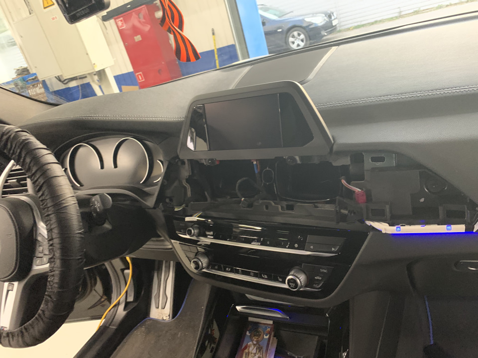 на установке 2 — BMW X3 (G01)