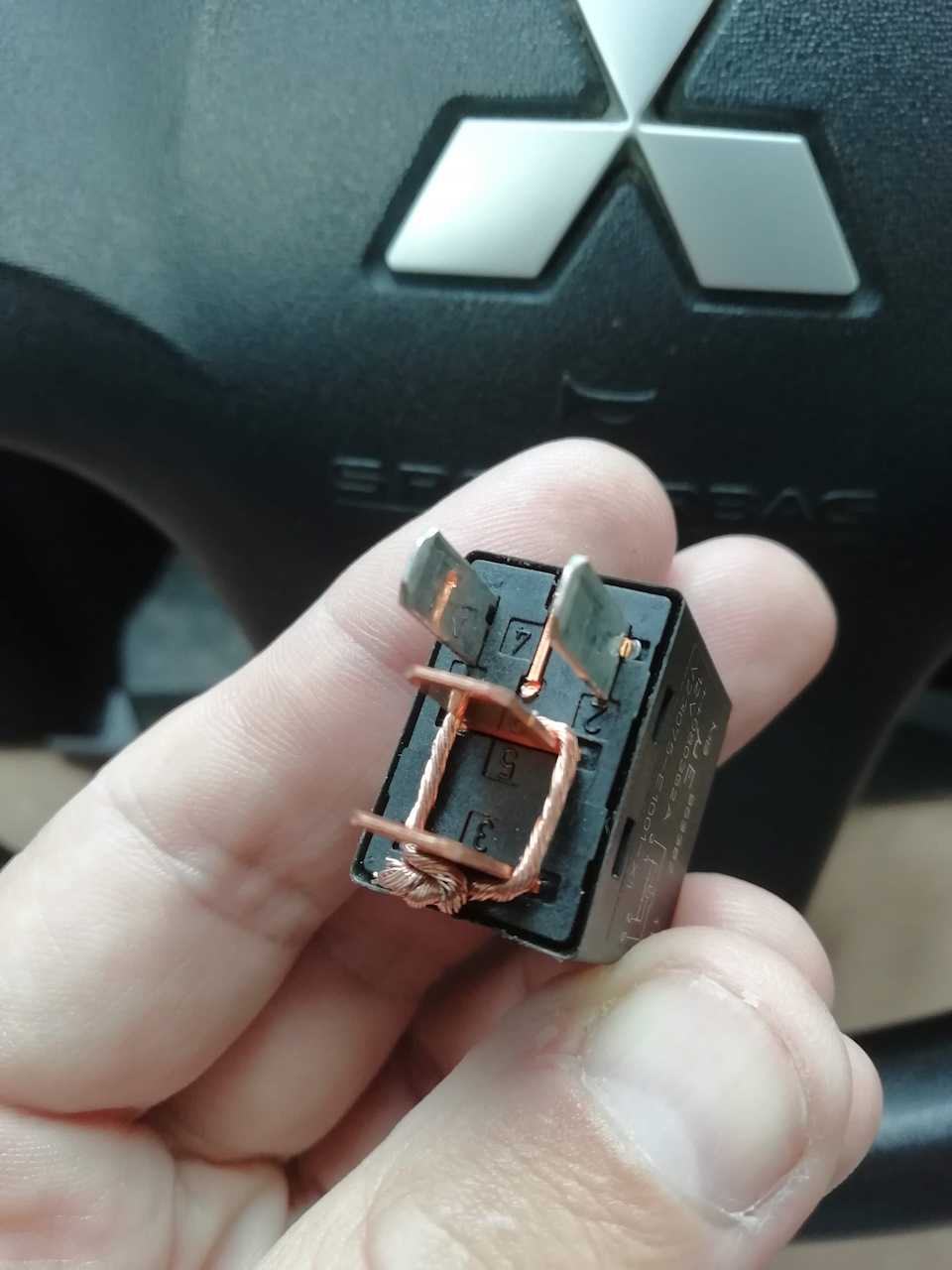 Стеклоподъемники без включения зажигания — Mitsubishi Colt VI, 1,5 л ...