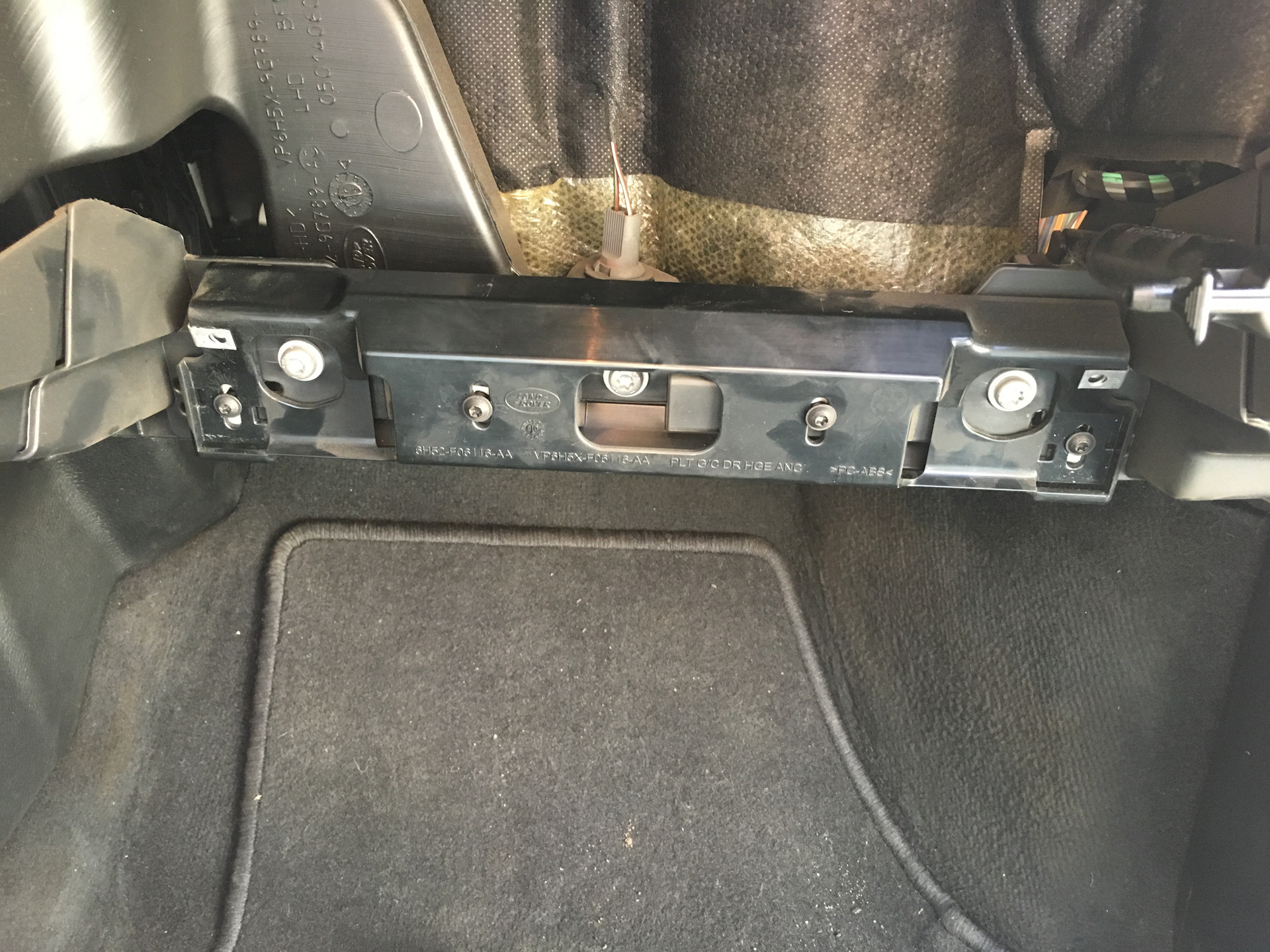 Фрилендер как снять бардачок Бардак с бардачком - Land Rover Freelander 2, 2,2 л, 2008 года своими руками DRI