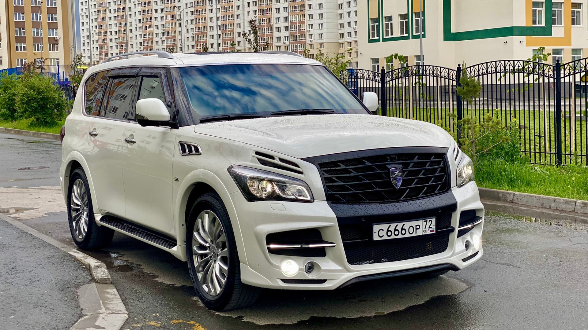 Новый Infiniti QX80: двигатель V6 и больше роскоши — Авторевю