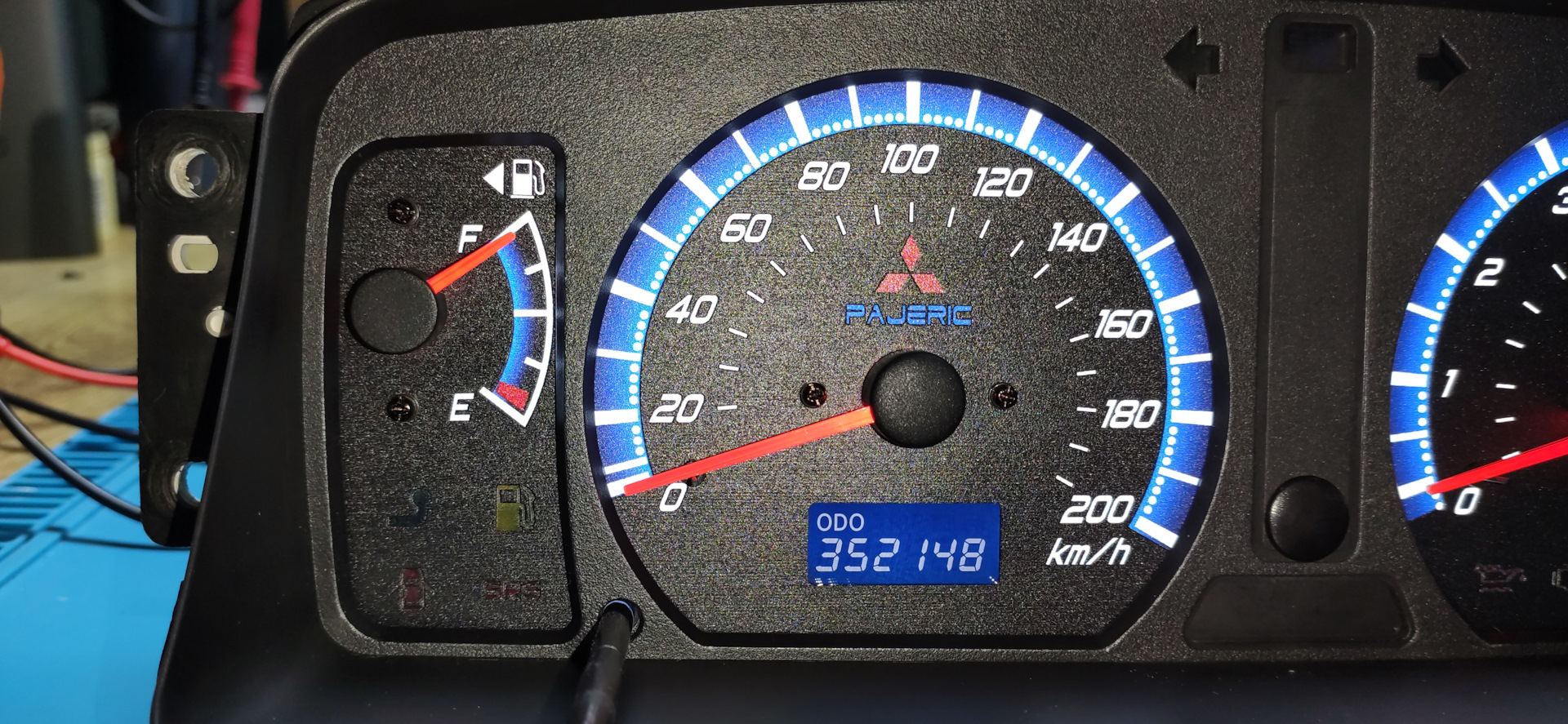 Панель паджеро спорт 1. Где прибавлять яркость на панели Митсубиси Паджеро спорт 2.