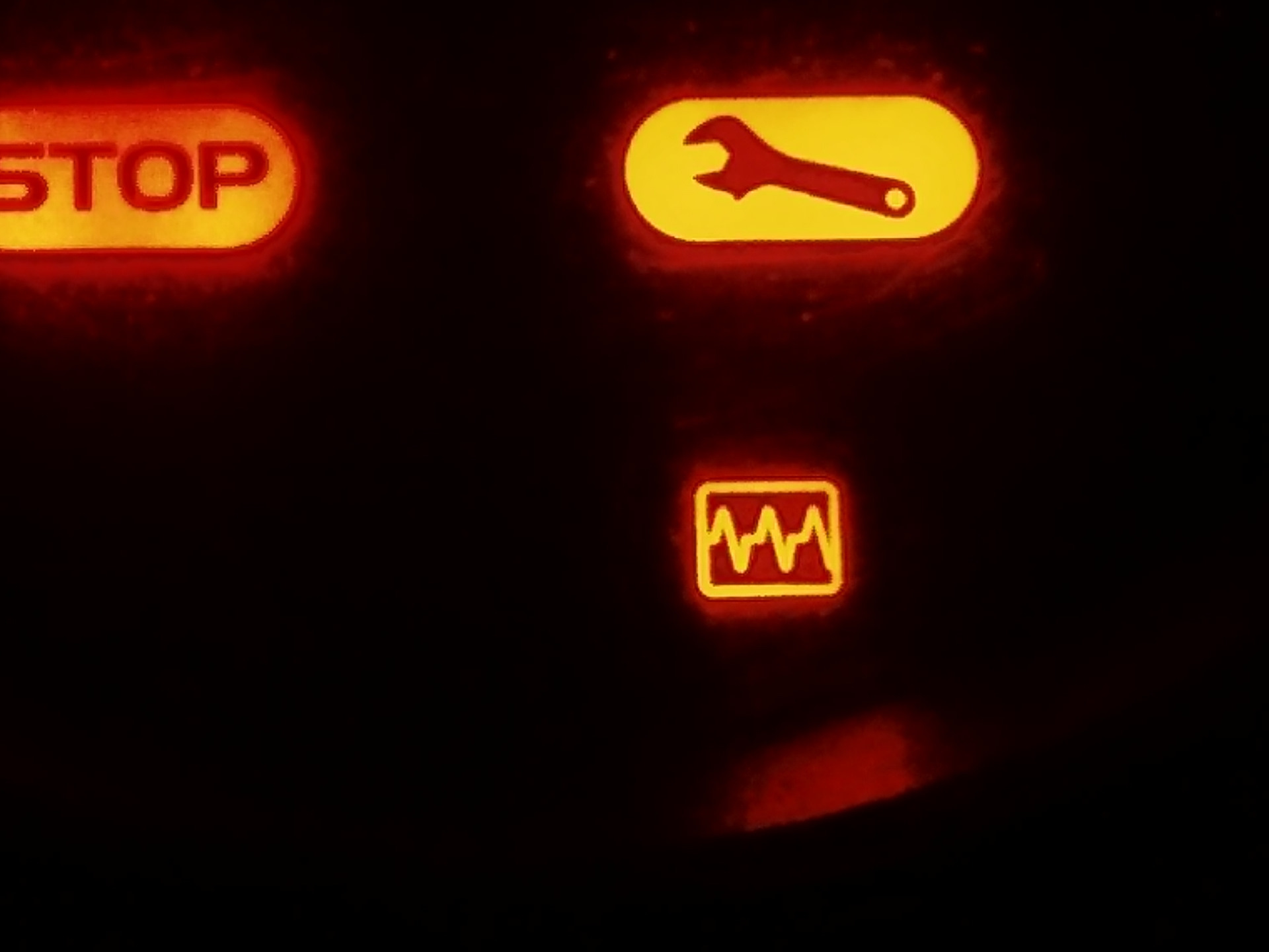 Оранжевый знак на панели. Renault Fluence значки приборной панели. Обозначение значков на панели приборов Рено Меган 3. Рено Меган значки на приборной панели. Значки на панели Рено Меган 3.