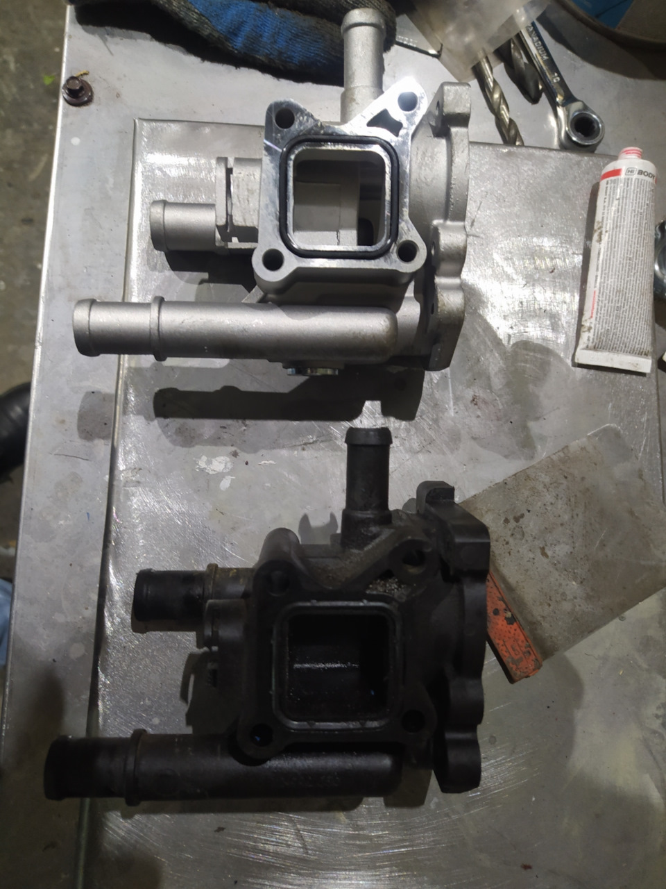 Замена быстросъема на корпусе термостата — Opel Corsa D, 1,6 л, 2008 ...