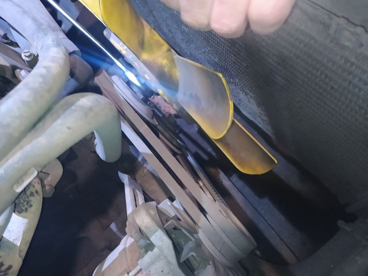 Снятие вискомуфты и установка электровентилятора — Ford Sierra, 2 л ...