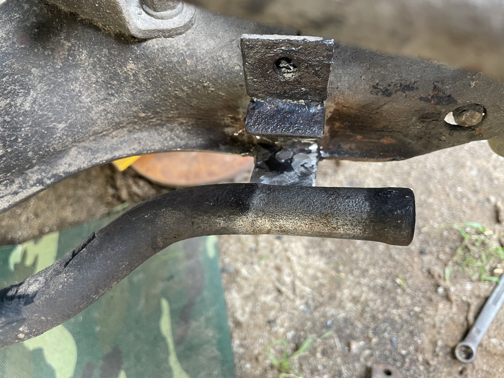 Поселился новый гена, оборвало крепление тяги поперечной устойчивости ...