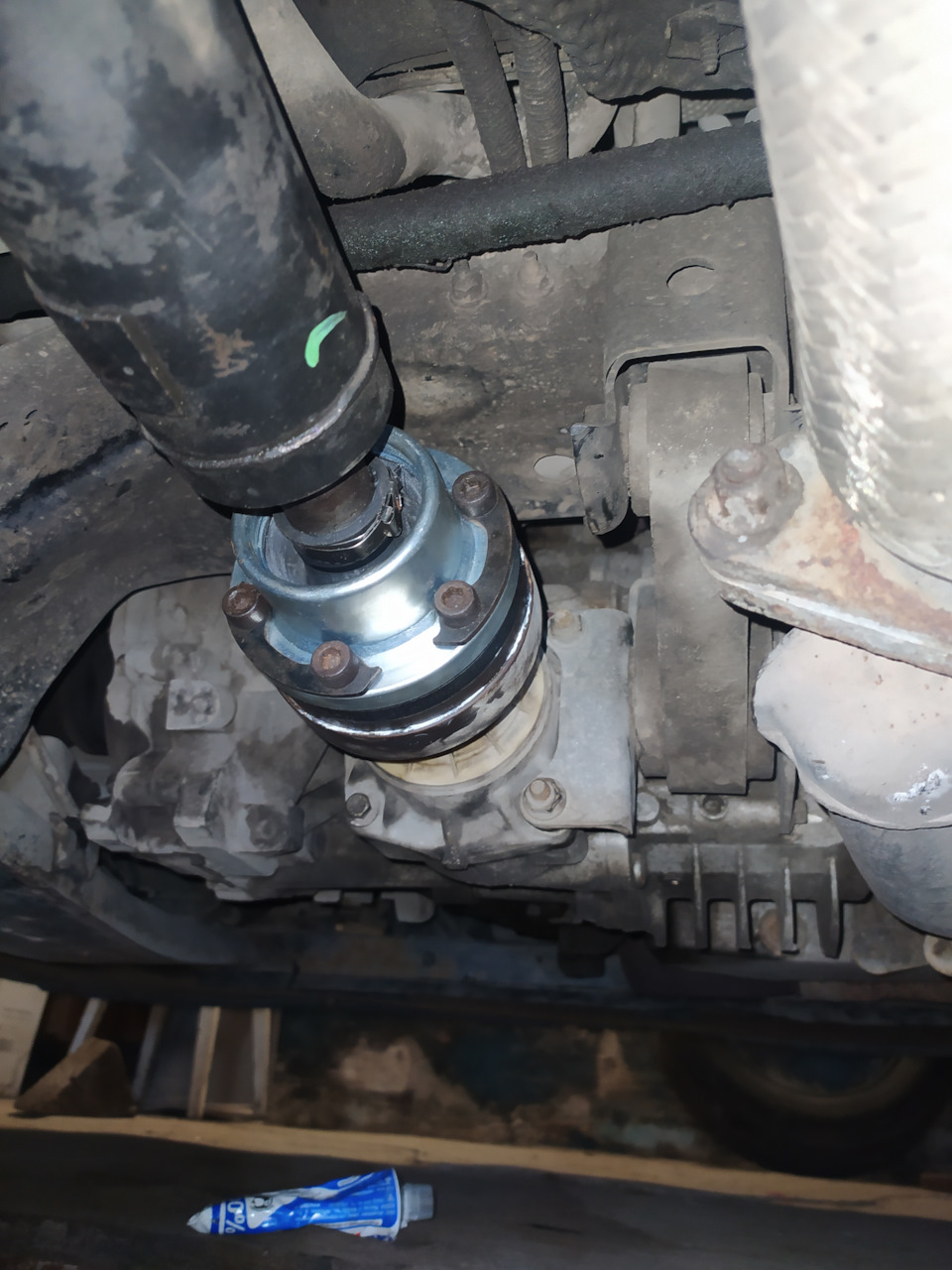 Кардан установлен. — Jaguar X-Type