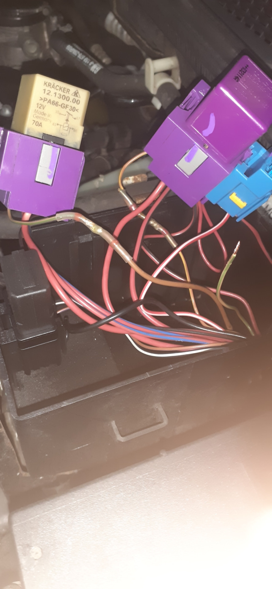 Фото в бортжурнале Opel Astra G. Запчасти на фото: 12130000, PA66GF30, 411284