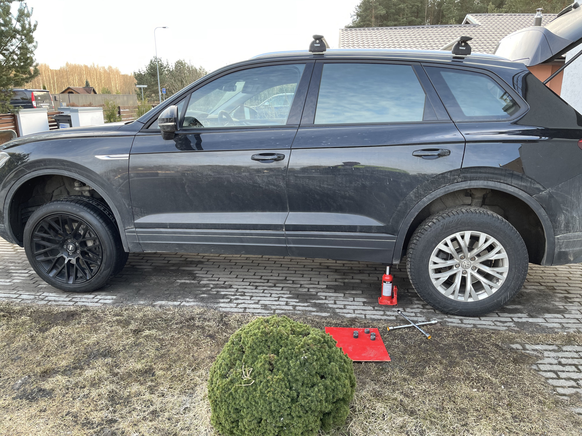 Домкрат touareg