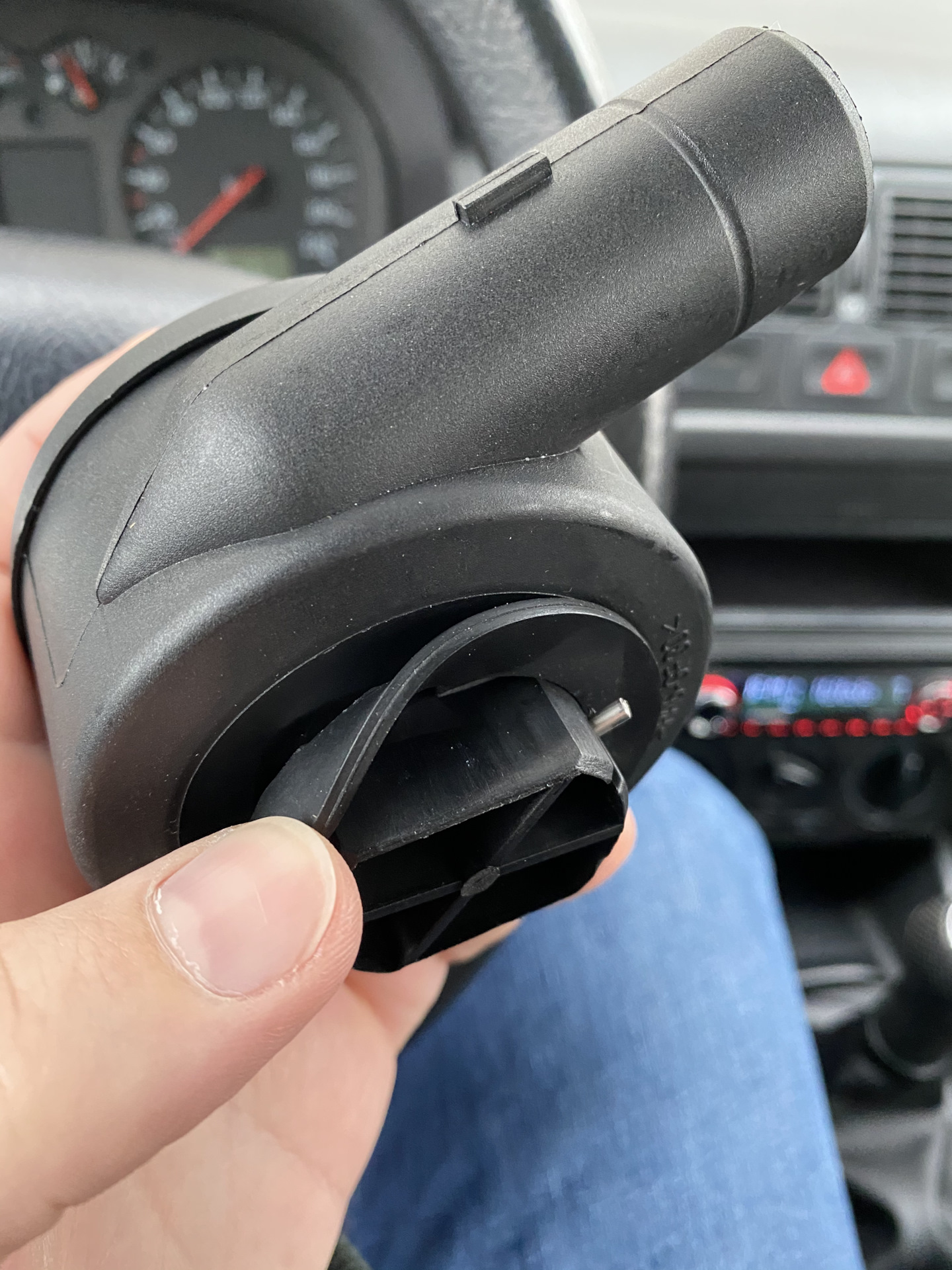 Вылилось масло — Volkswagen Golf Mk4, 1,4 л., 1999 года | поломка | DRIVE2