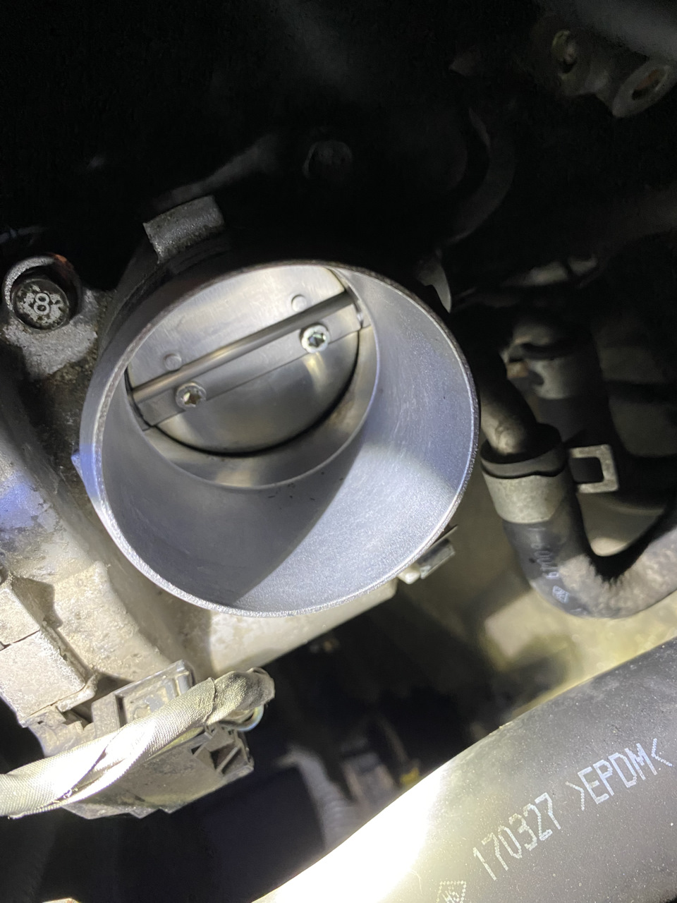 Чистка дроссельной заслонки — Hyundai Solaris (2G), 1,4 л, 2017 года ...