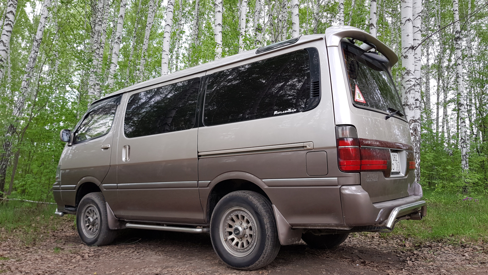 Toyota hiace 100. Toyota Hiace h100. Тойота Хайс 100. Toyota Hiace h100 Дельфин. Toyota Hiace h300.