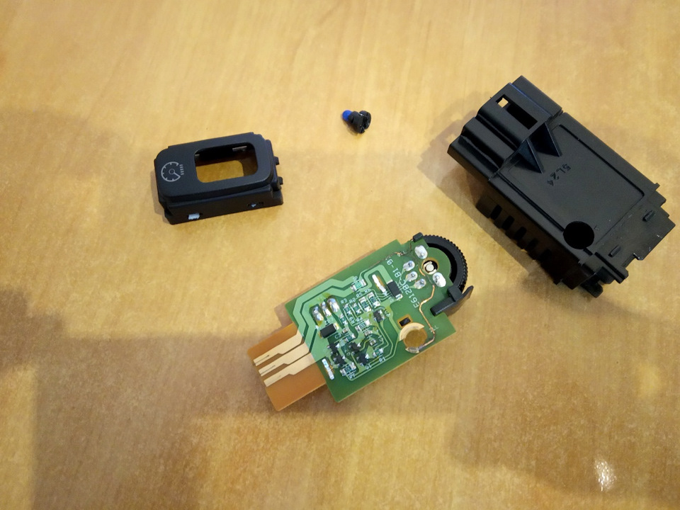 QgAAAgHRTuA 960 замена лампочки номера лансер 9