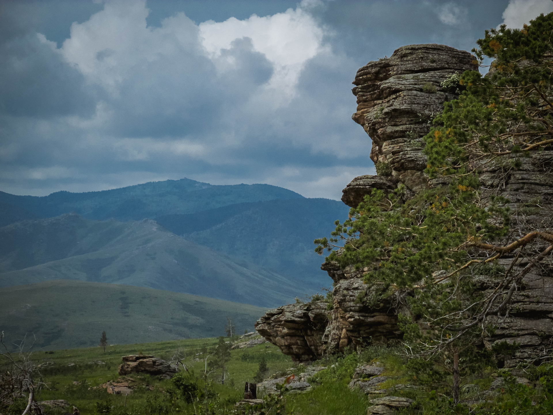 Восточный казахстан село восточное. Айтыков Изгутты. Таргын ВКО. Село Каракол Восточный Казахстан. Поселок Скалистый Челябинская область.