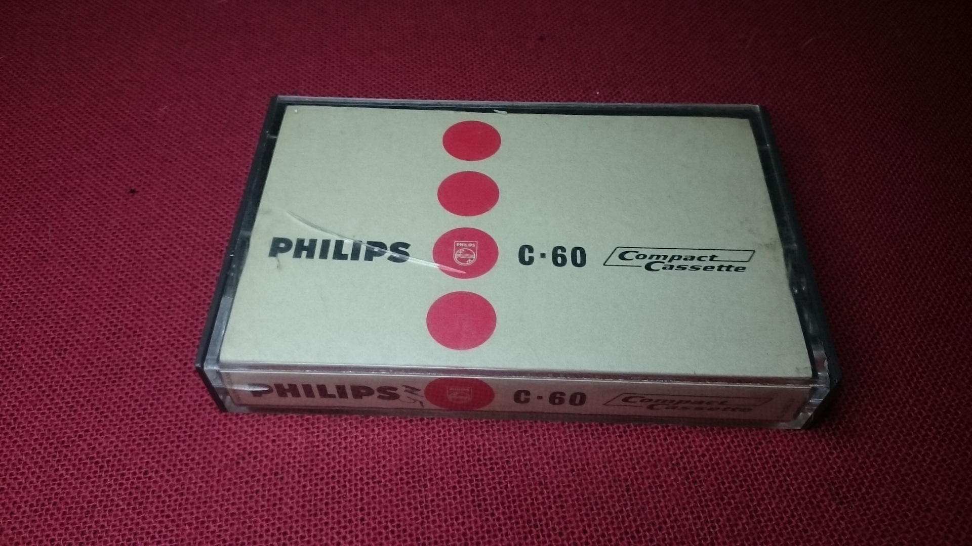 Кассеты филипс. Аудиокассета Philips 1965 года. Компакт кассеты Philips. Philips аудиокассета 1964 года. Аудиокассета Philips fx60.