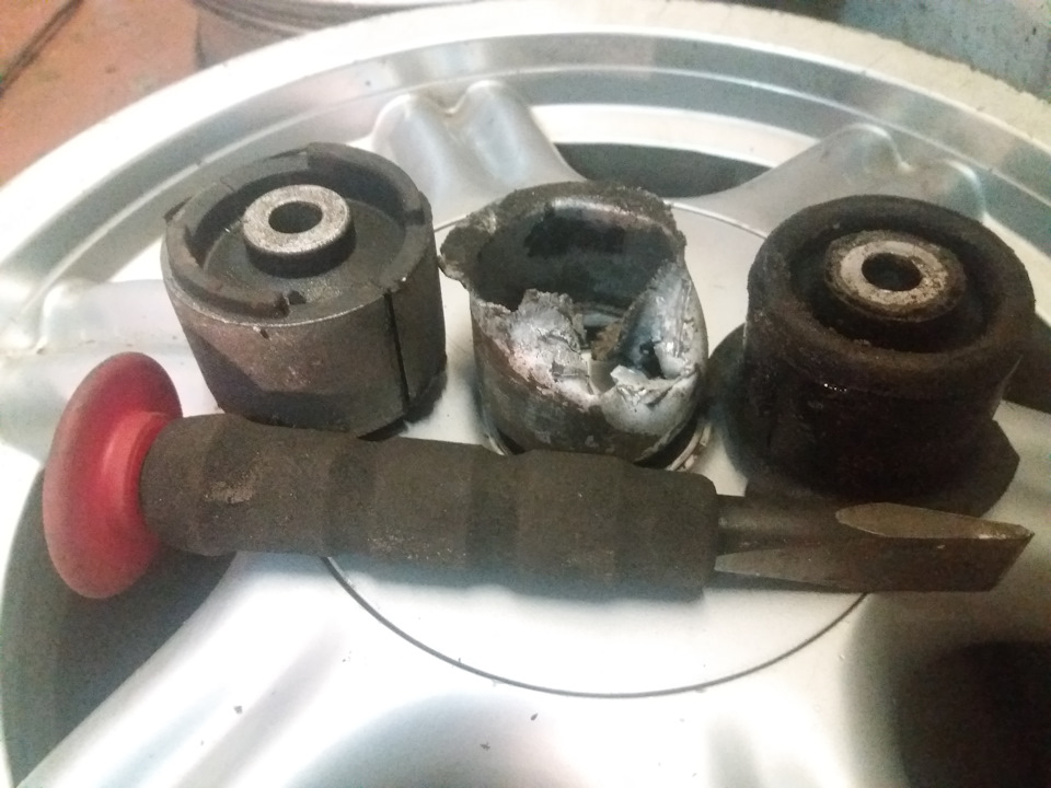 Сайлентблоки продольных рычагов — BMW 3 series (E46), 1,9 л, 1998 года ...