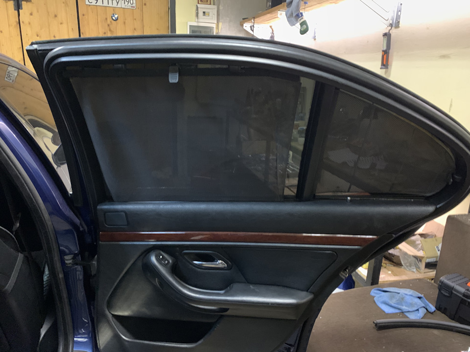 Замена дверных шторок — BMW M5 (E39), 4,9 л, 1999 года | аксессуары ...